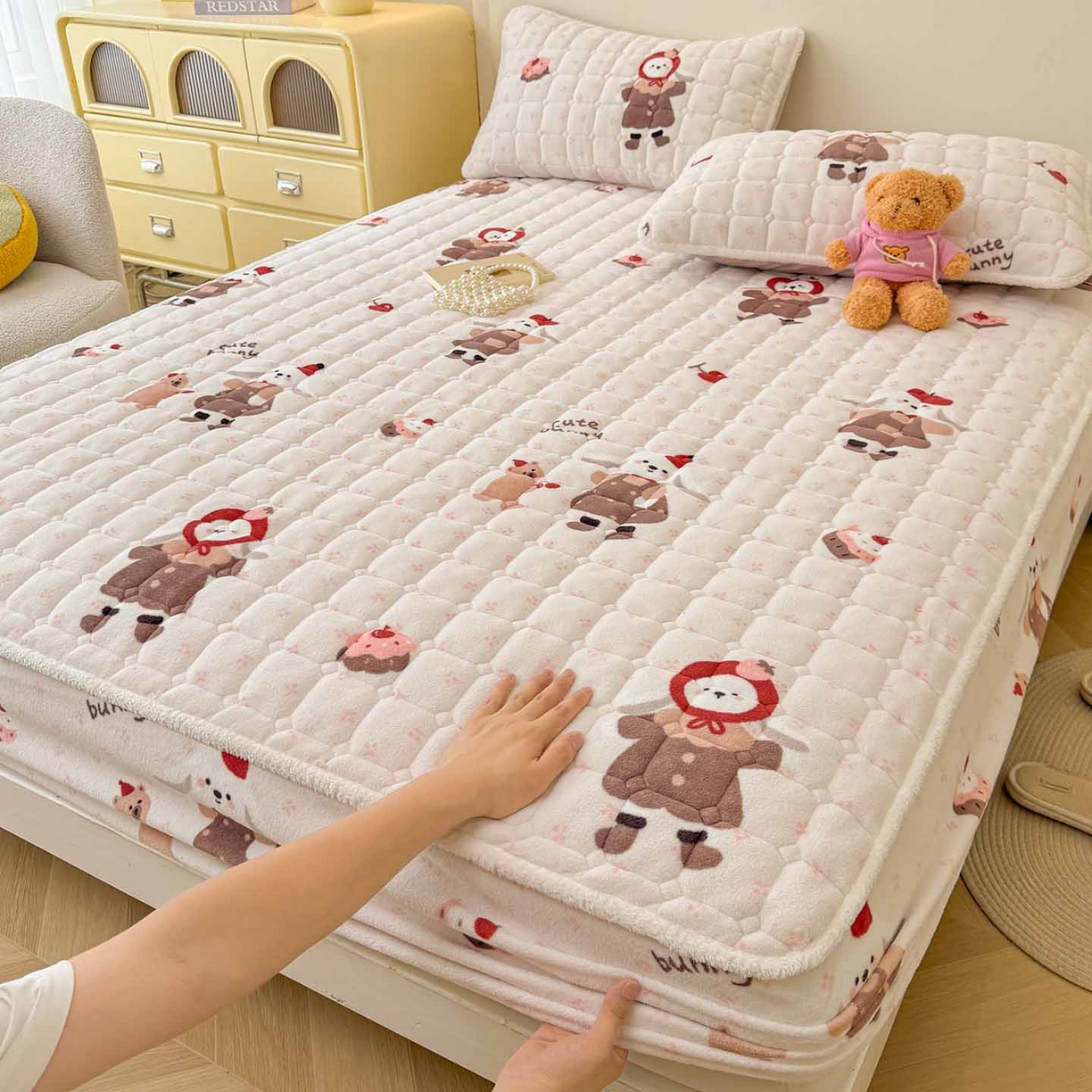 LIFE.丽芙 2025秋冬新款牛奶绒加厚夹棉单床笠印花款床垫子保护套秋冬保暖床罩子三件套 小伙伴