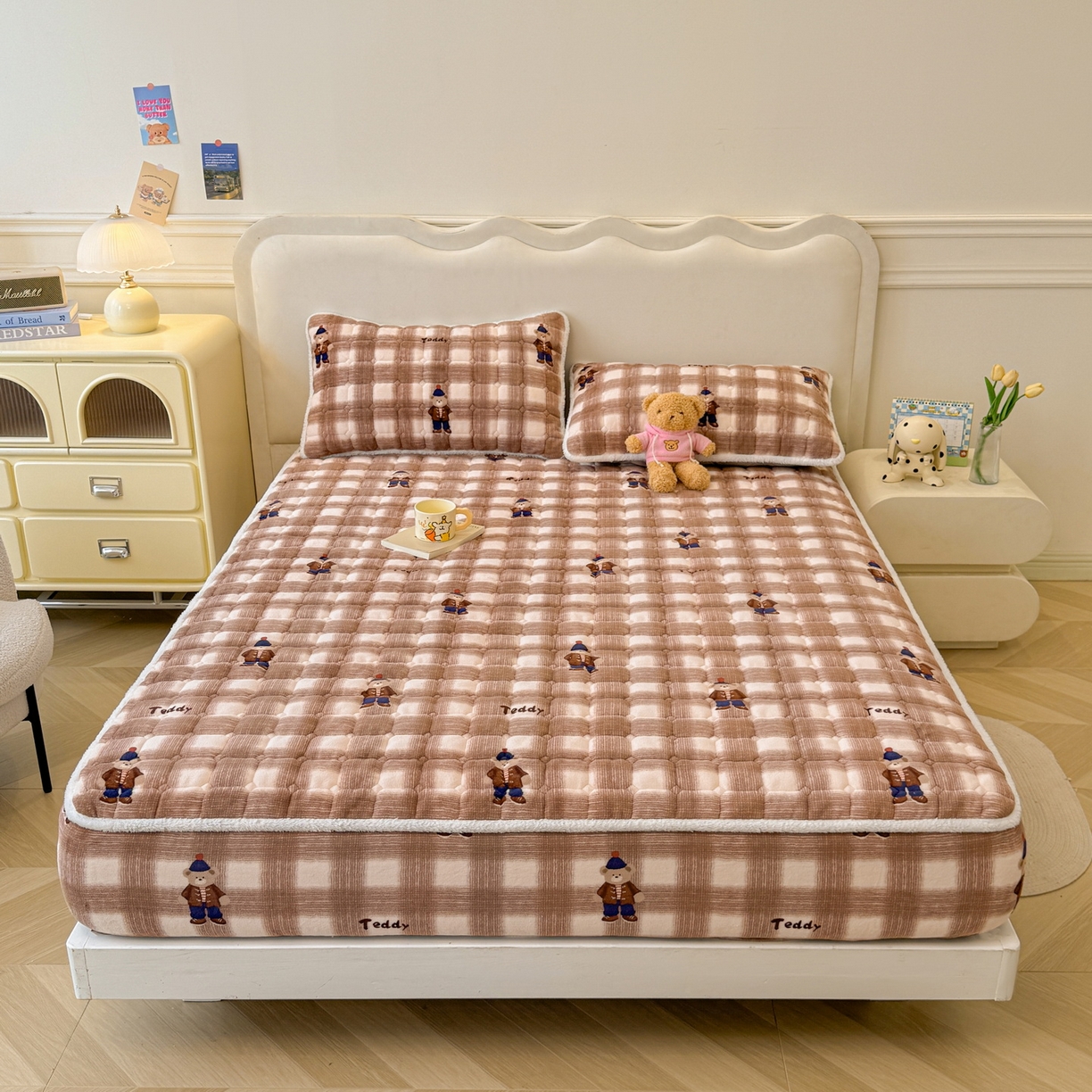 91家纺网 家纺一手货源 找家纺 LIFE.丽芙 2025秋冬新款牛奶绒加厚夹棉单床笠印花款床垫子保护套秋冬保暖床罩子三件套 芭乐