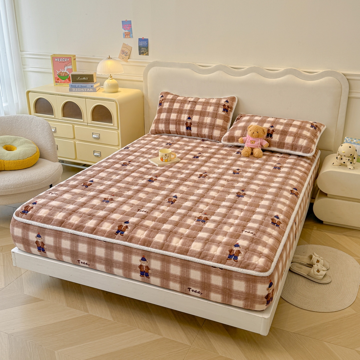 91家纺网 家纺一手货源 找家纺 LIFE.丽芙 2025秋冬新款牛奶绒加厚夹棉单床笠印花款床垫子保护套秋冬保暖床罩子三件套 芭乐