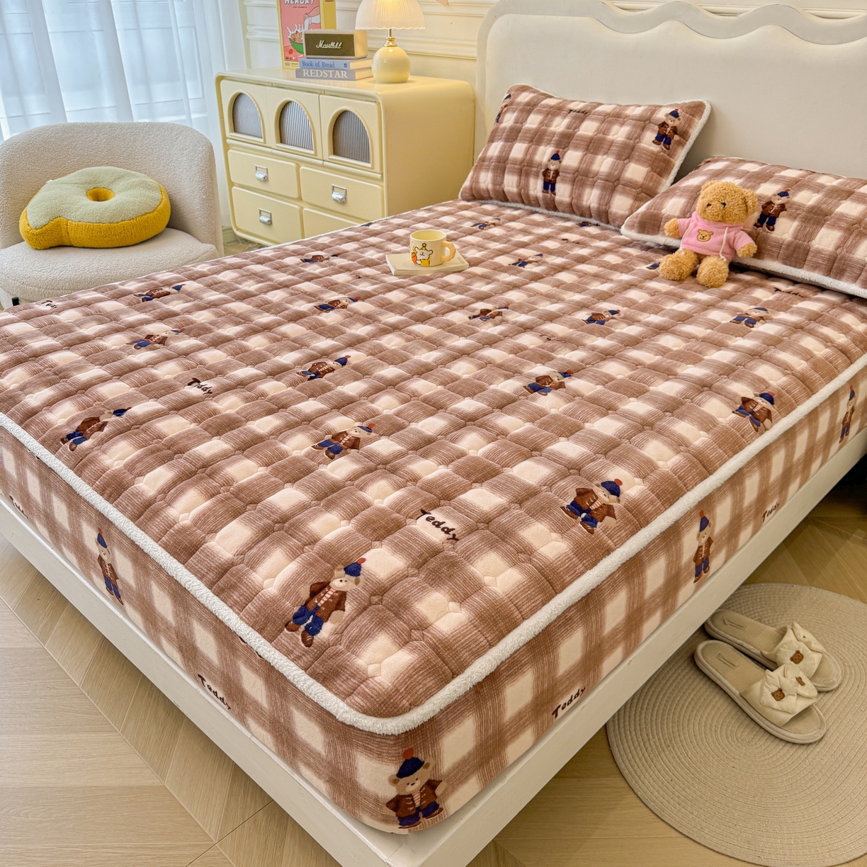 91家纺网 家纺一手货源 找家纺 LIFE.丽芙 2025秋冬新款牛奶绒加厚夹棉单床笠印花款床垫子保护套秋冬保暖床罩子三件套 芭乐