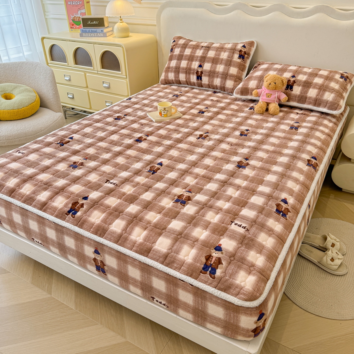 91家纺网 家纺一手货源 找家纺 LIFE.丽芙 2025秋冬新款牛奶绒加厚夹棉单床笠印花款床垫子保护套秋冬保暖床罩子三件套 芭乐