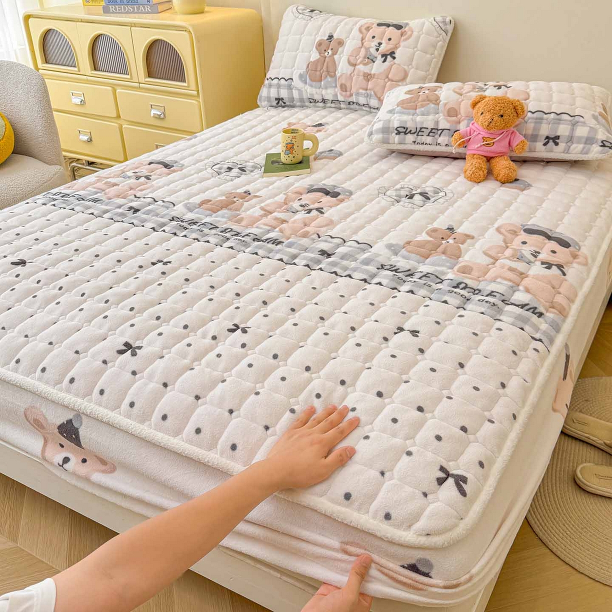 LIFE.丽芙 2025秋冬新款牛奶绒加厚夹棉单床笠印花款床垫子保护套秋冬保暖床罩子三件套 安心熊仔