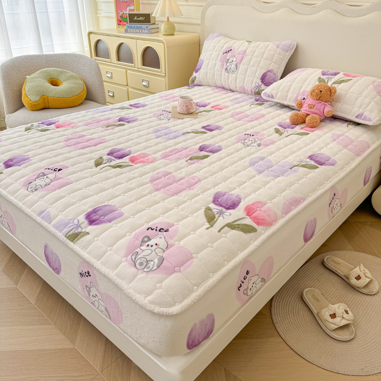 91家纺网 家纺一手货源 找家纺 LIFE.丽芙 2025秋冬新款牛奶绒加厚夹棉单床笠印花款床垫子保护套秋冬保暖床罩子三件套 花语