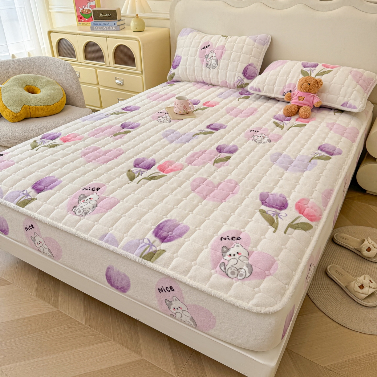 91家纺网 家纺一手货源 找家纺 LIFE.丽芙 2025秋冬新款牛奶绒加厚夹棉单床笠印花款床垫子保护套秋冬保暖床罩子三件套 花语