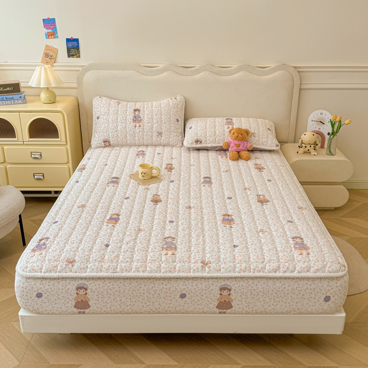 91家纺网 家纺一手货源 找家纺 LIFE.丽芙 2025秋冬新款牛奶绒加厚夹棉单床笠印花款床垫子保护套秋冬保暖床罩子三件套 甜美女孩