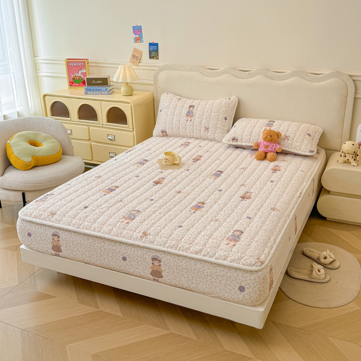 91家纺网 家纺一手货源 找家纺 LIFE.丽芙 2025秋冬新款牛奶绒加厚夹棉单床笠印花款床垫子保护套秋冬保暖床罩子三件套 甜美女孩