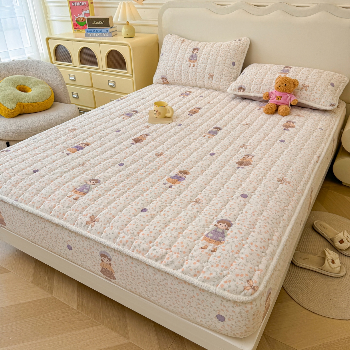 91家纺网 家纺一手货源 找家纺 LIFE.丽芙 2025秋冬新款牛奶绒加厚夹棉单床笠印花款床垫子保护套秋冬保暖床罩子三件套 甜美女孩