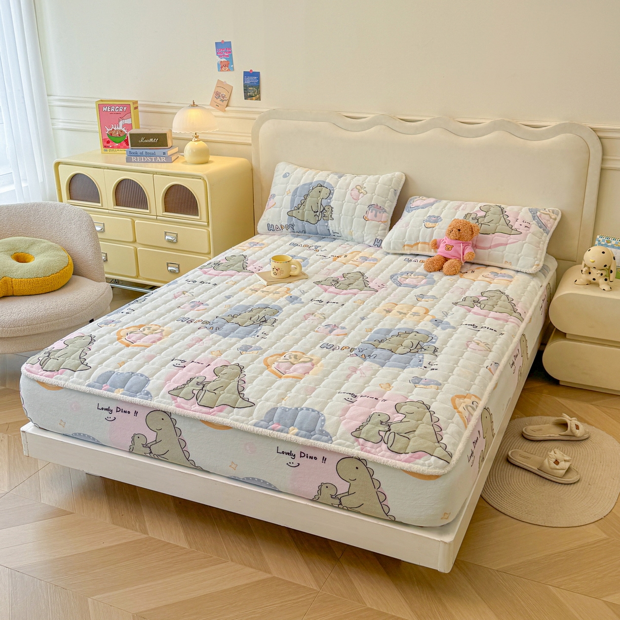 91家纺网 家纺一手货源 找家纺 LIFE.丽芙 2025秋冬新款牛奶绒加厚夹棉单床笠印花款床垫子保护套秋冬保暖床罩子三件套 恐龙宝宝