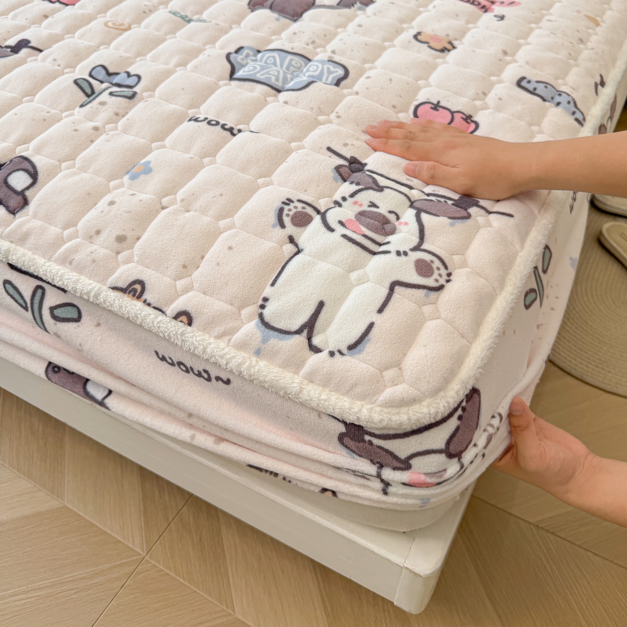 91家纺网 家纺一手货源 找家纺 LIFE.丽芙 2025秋冬新款牛奶绒加厚夹棉单床笠印花款床垫子保护套秋冬保暖床罩子三件套 萌喵酷狗