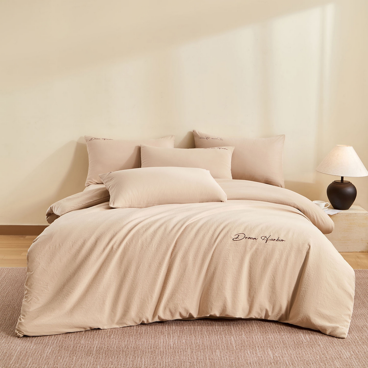 91家纺网 家纺一手货源 找家纺 卡初家居（原微来） 2025新款秋冬A类母婴级磨毛加厚亲肤棉简约刺绣四件套(提供买家秀) 港湾-埃尔沙