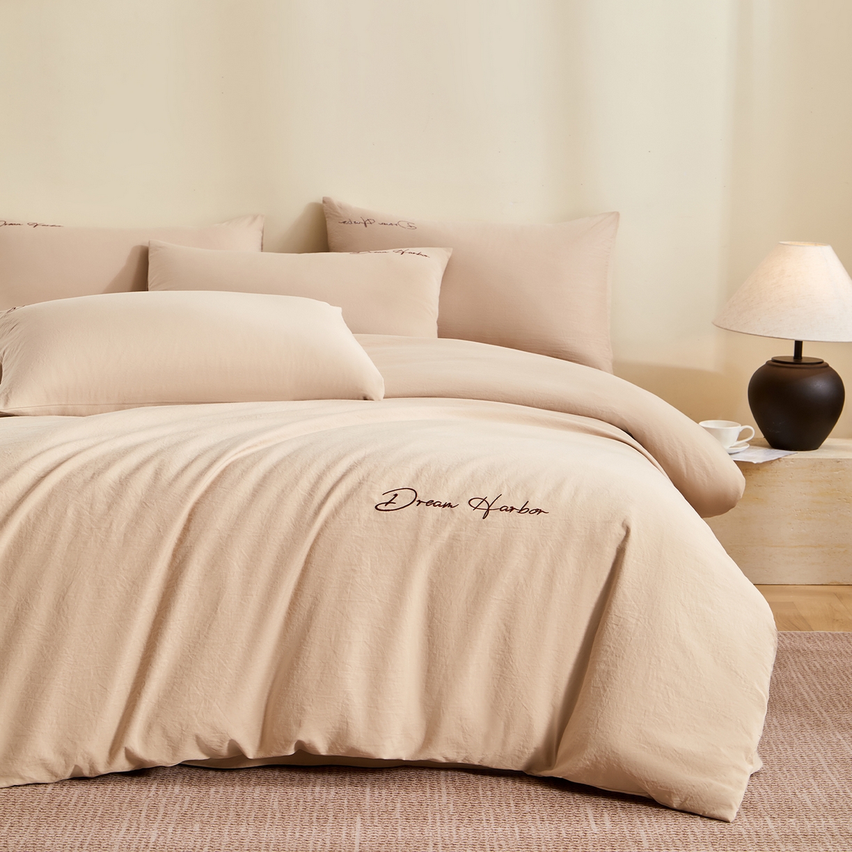 91家纺网 家纺一手货源 找家纺 卡初家居（原微来） 2025新款秋冬A类母婴级磨毛加厚亲肤棉简约刺绣四件套(提供买家秀) 港湾-埃尔沙