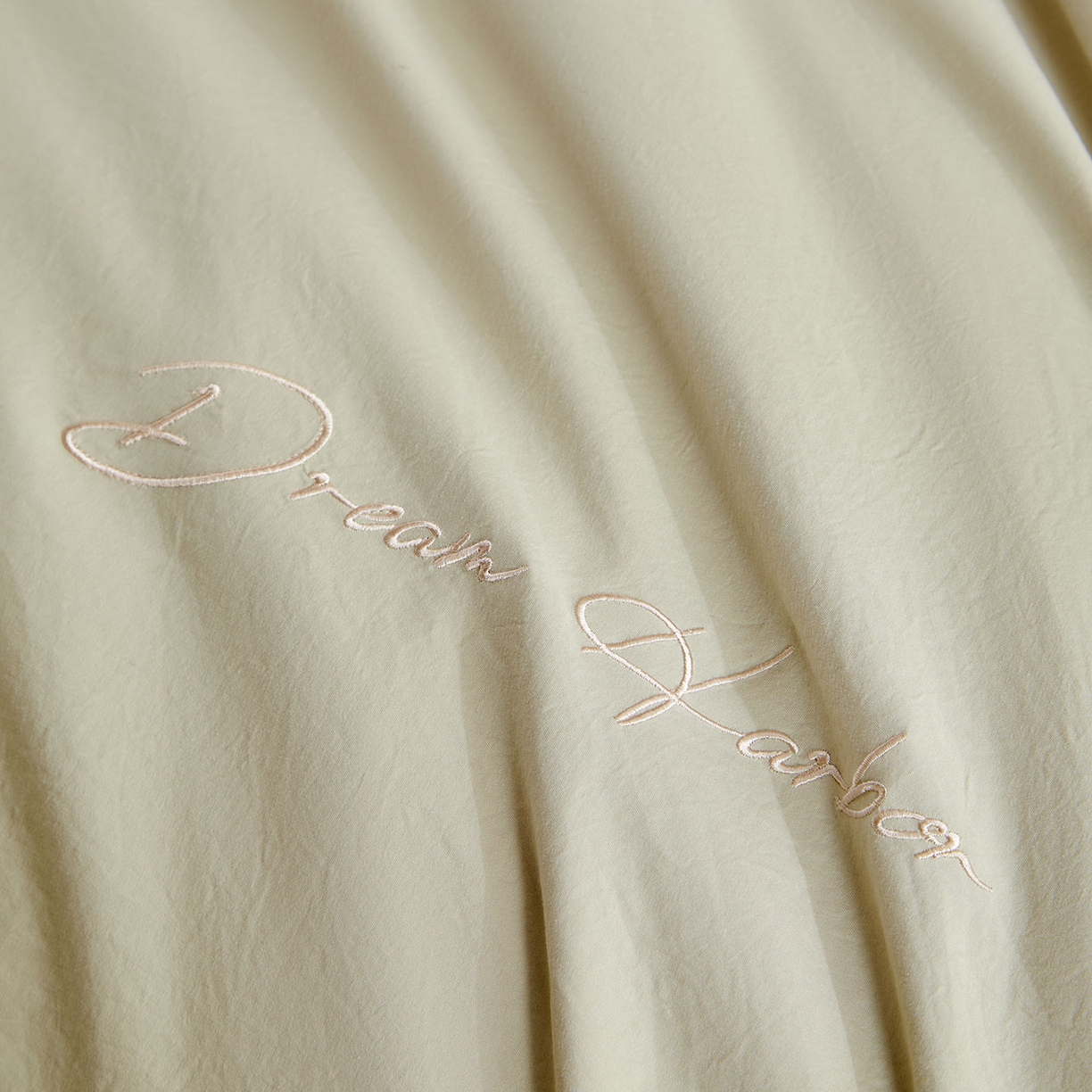 91家纺网 家纺一手货源 找家纺 卡初家居（原微来） 2025新款秋冬A类母婴级磨毛加厚亲肤棉简约刺绣四件套(提供买家秀) 港湾-艾草绿