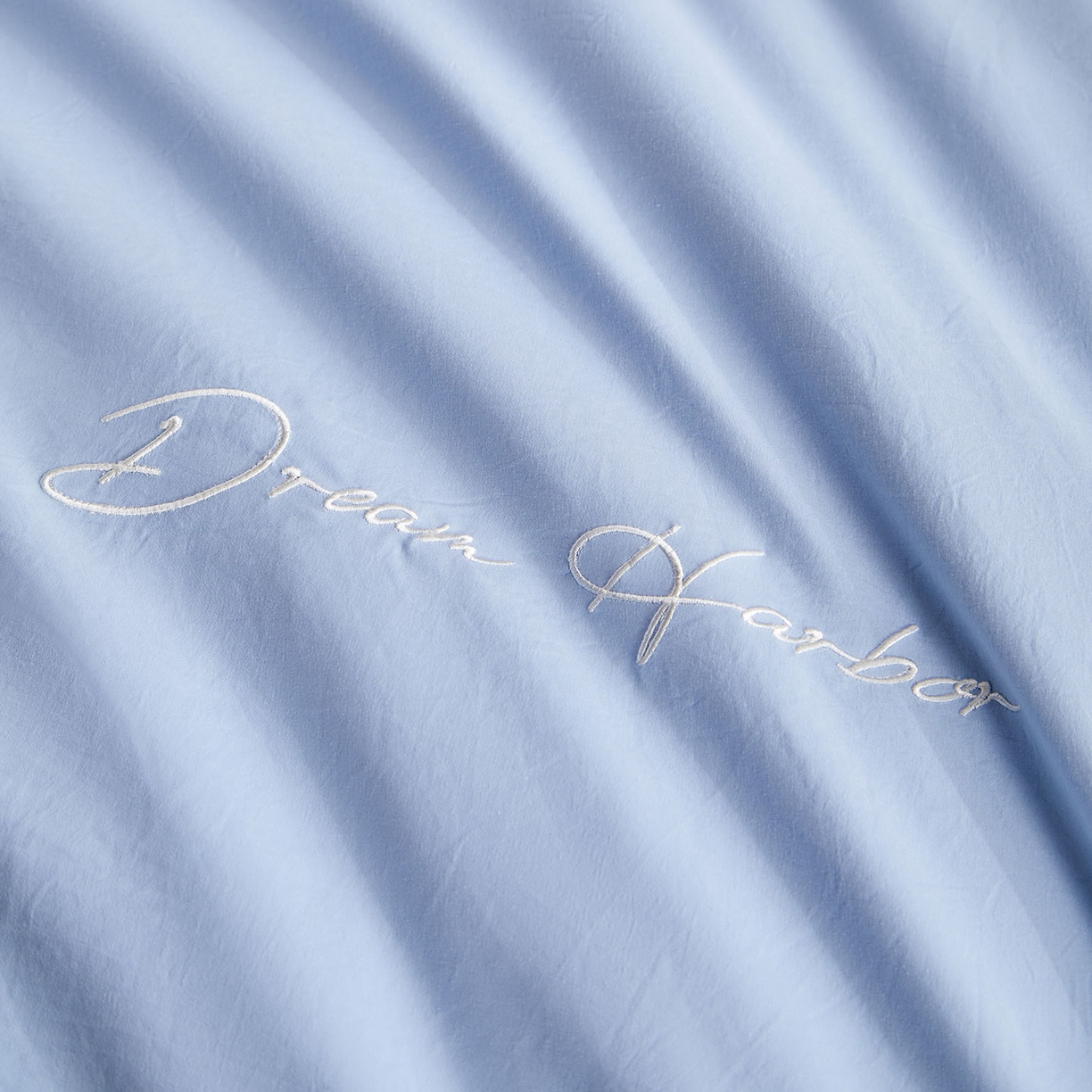 91家纺网 家纺一手货源 找家纺 卡初家居（原微来） 2025新款秋冬A类母婴级磨毛加厚亲肤棉简约刺绣四件套(提供买家秀) 港湾-晴空兰