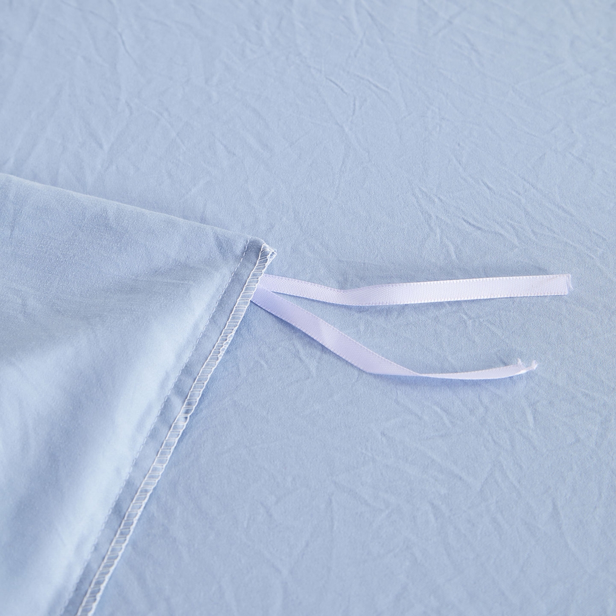 91家纺网 家纺一手货源 找家纺 卡初家居（原微来） 2025新款秋冬A类母婴级磨毛加厚亲肤棉简约刺绣四件套(提供买家秀) 港湾-晴空兰