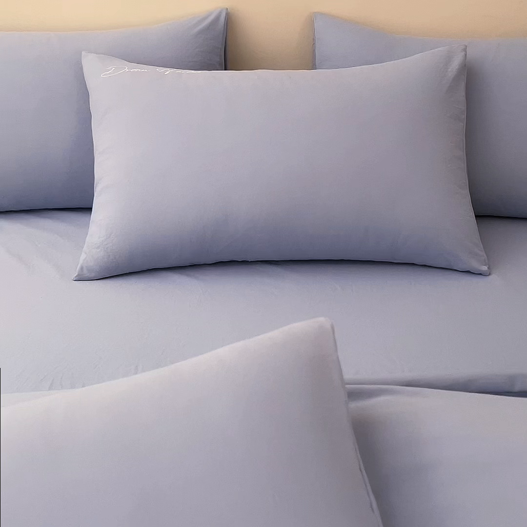 91家纺网 家纺一手货源 找家纺 卡初家居（原微来） 2025新款秋冬A类母婴级磨毛加厚亲肤棉简约刺绣四件套(提供买家秀) 港湾-晴空兰