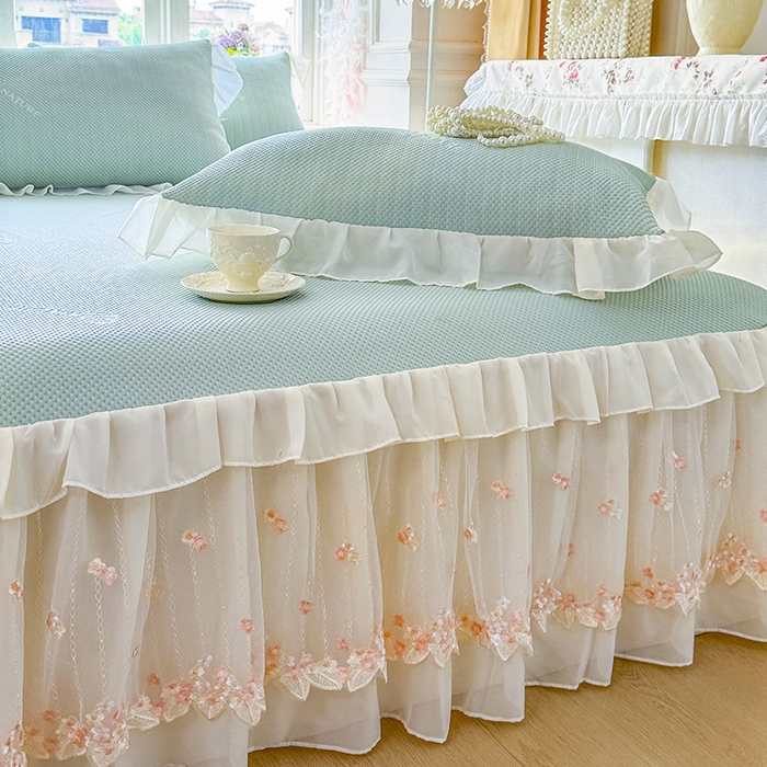 91家纺网 家纺一手货源 找家纺 虹星家纺 2025新款A类冰感凉豆豆床裙席三件套-素夏 素夏-青果绿