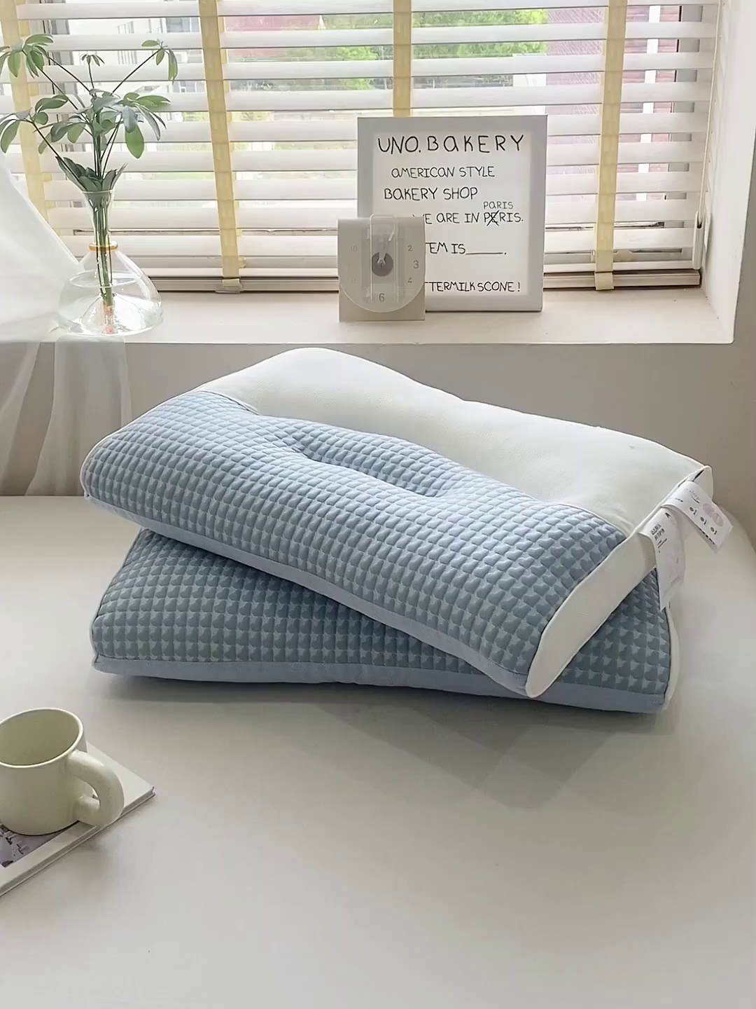 91家纺网 家纺一手货源 找家纺 （总）锦鲤枕芯 2025新款A类无荧光安颈1号凉豆豆玉米绒两用护颈枕芯