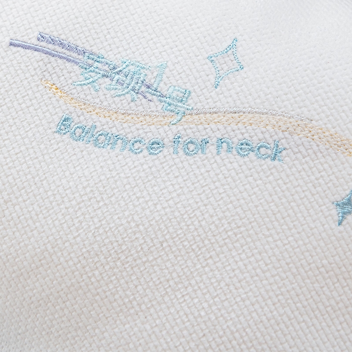 91家纺网 家纺一手货源 找家纺 （总）锦鲤枕芯 2025新款A类无荧光安颈1号凉豆豆玉米绒两用护颈枕芯