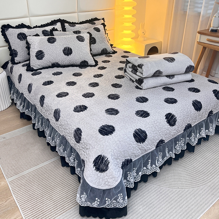 91家纺网 家纺一手货源 找家纺 梦柏家纺 2025新款牛奶绒夹棉床盖四件套 波点