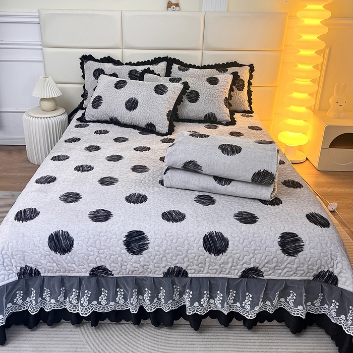 91家纺网 家纺一手货源 找家纺 梦柏家纺 2025新款牛奶绒夹棉床盖四件套 波点