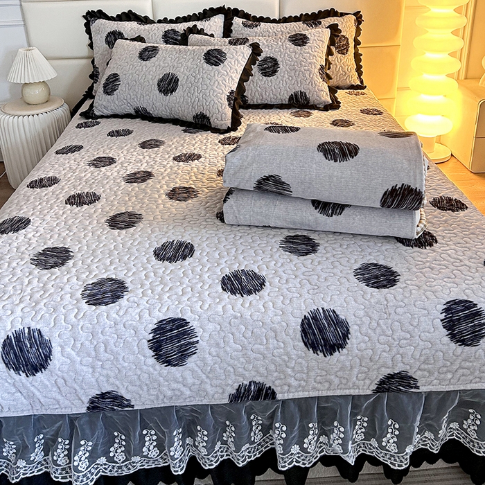 91家纺网 家纺一手货源 找家纺 梦柏家纺 2025新款牛奶绒夹棉床盖四件套 波点