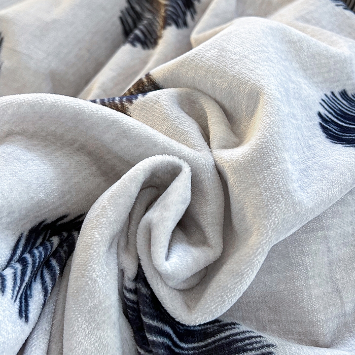 91家纺网 家纺一手货源 找家纺 梦柏家纺 2025新款牛奶绒夹棉床盖四件套 波点