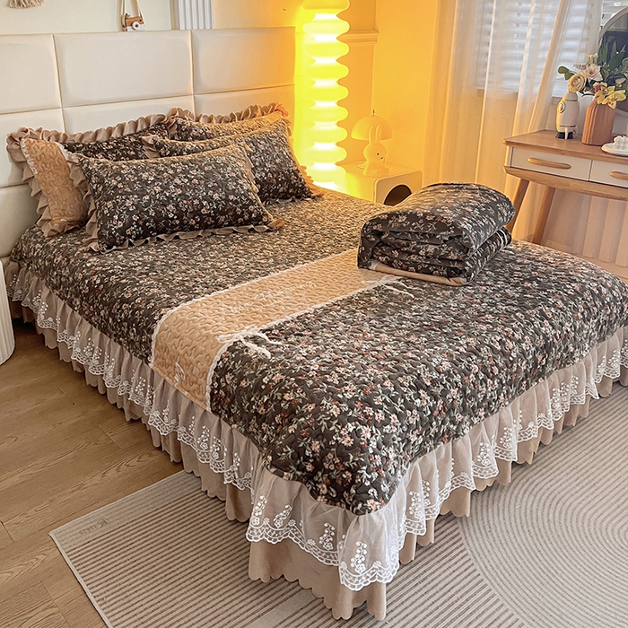 91家纺网 家纺一手货源 找家纺 梦柏家纺 2025新款牛奶绒夹棉床盖四件套 叠翠流金