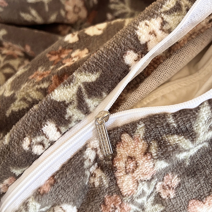 91家纺网 家纺一手货源 找家纺 梦柏家纺 2025新款牛奶绒夹棉床盖四件套 叠翠流金