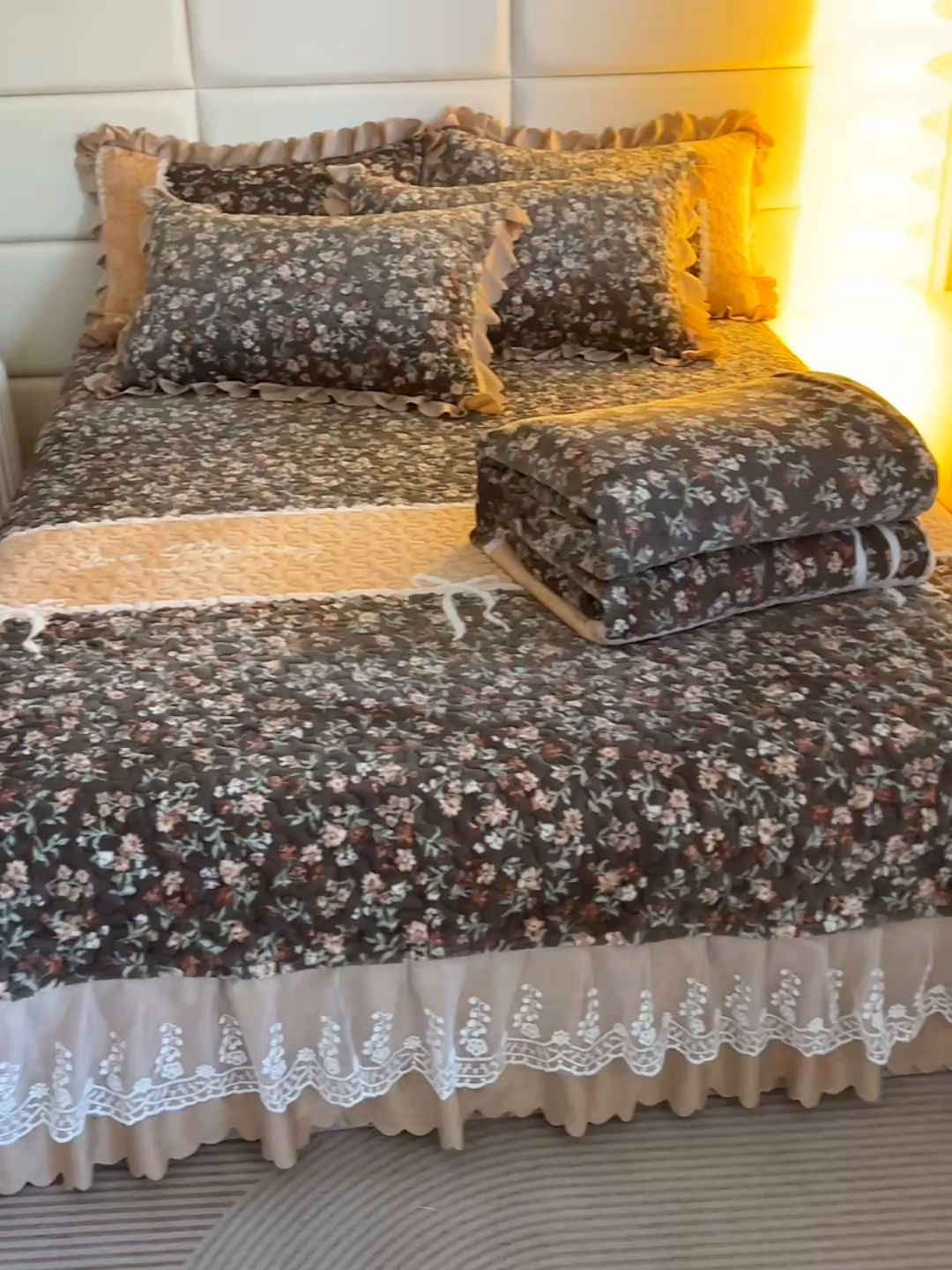 91家纺网 家纺一手货源 找家纺 梦柏家纺 2025新款牛奶绒夹棉床盖四件套 叠翠流金