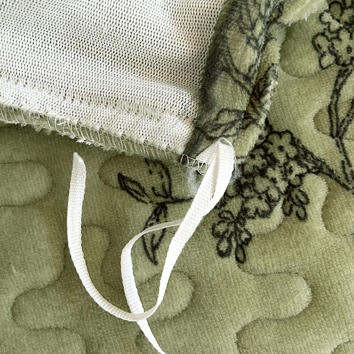 91家纺网 家纺一手货源 找家纺 梦柏家纺 2025新款牛奶绒夹棉床盖四件套 蝶枝翘