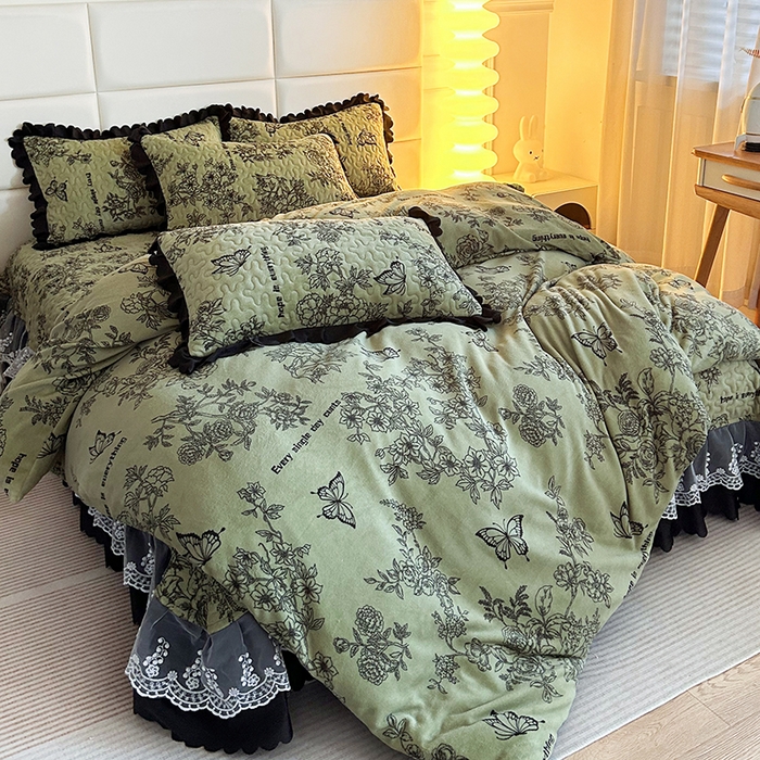 91家纺网 家纺一手货源 找家纺 梦柏家纺 2025新款牛奶绒夹棉床盖四件套 蝶枝翘