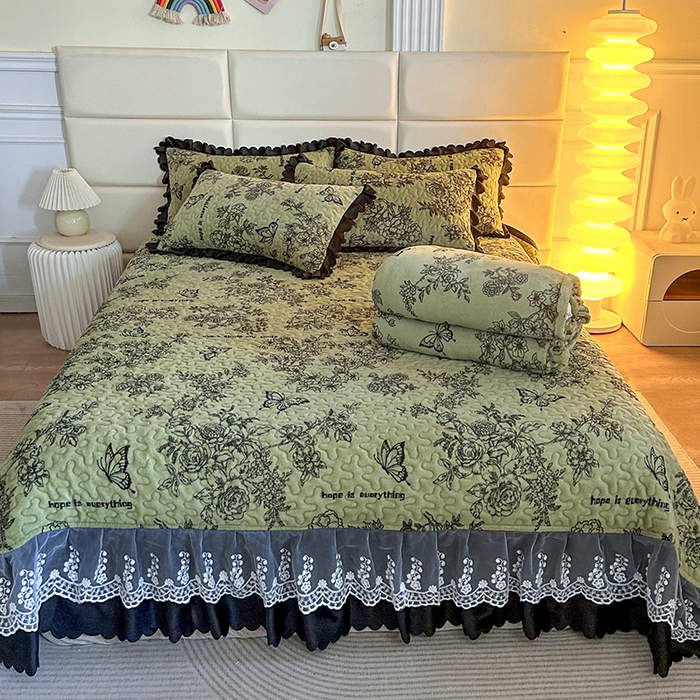 91家纺网 家纺一手货源 找家纺 梦柏家纺 2025新款牛奶绒夹棉床盖四件套 蝶枝翘