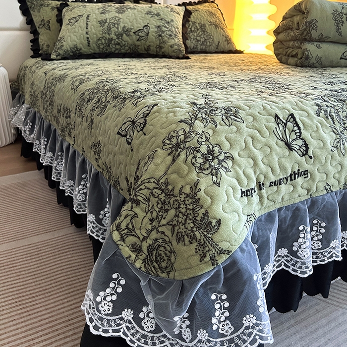 91家纺网 家纺一手货源 找家纺 梦柏家纺 2025新款牛奶绒夹棉床盖四件套 蝶枝翘