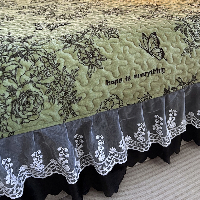 91家纺网 家纺一手货源 找家纺 梦柏家纺 2025新款牛奶绒夹棉床盖四件套 蝶枝翘