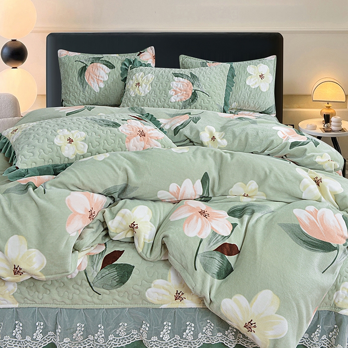 91家纺网 家纺一手货源 找家纺 梦柏家纺 2025新款牛奶绒夹棉床盖四件套 繁花