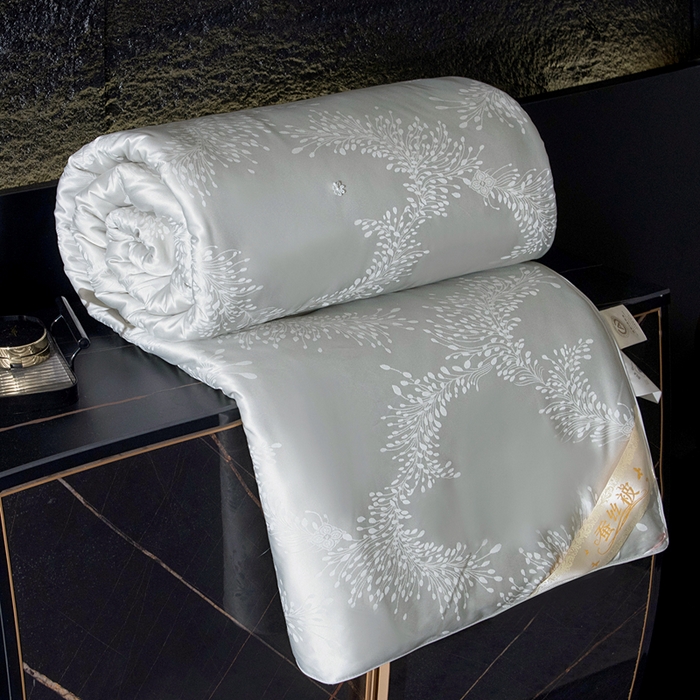 91家纺网 家纺一手货源 找家纺 鑫田家纺 2025年新款提花蚕丝被100%桑蚕丝短丝被春秋被双人子母被二合一冬被礼品被夏凉被 欧若拉-灰