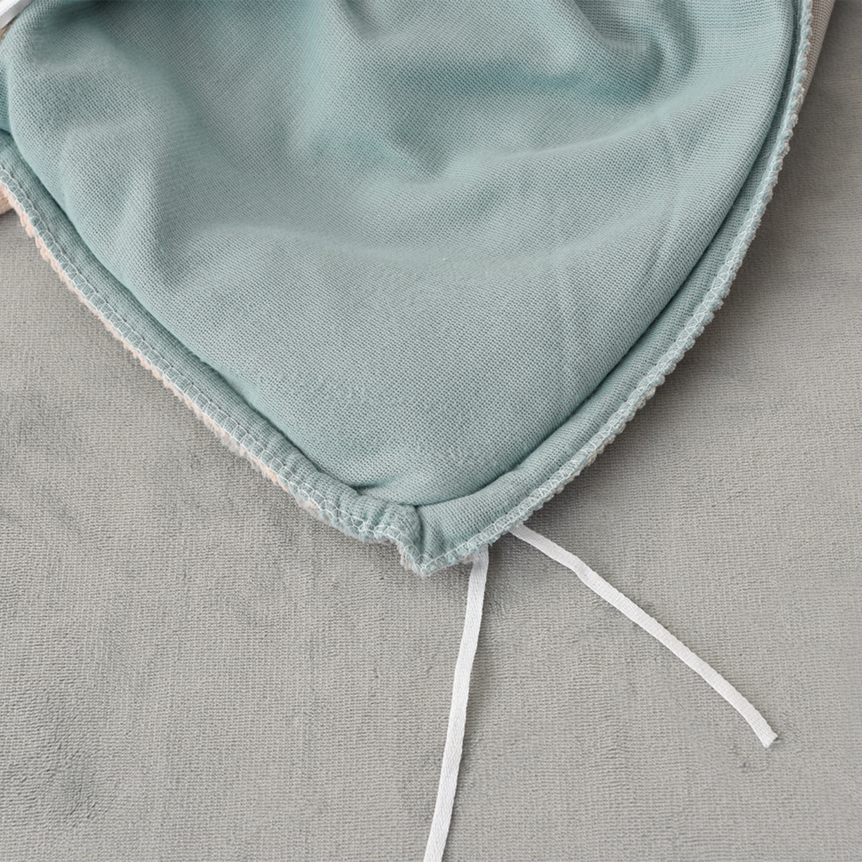 91家纺网 家纺一手货源 找家纺 湘雪家居  2025新款高克重纯色刺绣拼角床单床笠床盖款四件套 草绿色