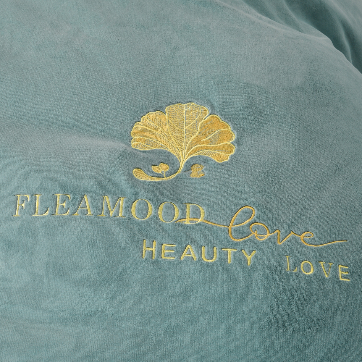 91家纺网 家纺一手货源 找家纺 湘雪家居  2025新款高克重纯色刺绣拼角床单床笠床盖款四件套 草绿色