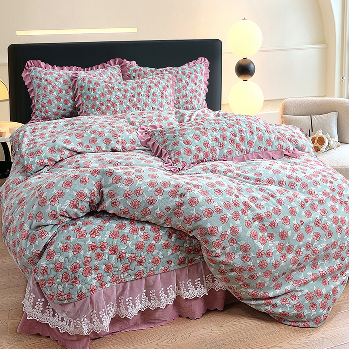 91家纺网 家纺一手货源 找家纺 梦柏家纺 2025新款牛奶绒夹棉床盖四件套 粉色玫瑰