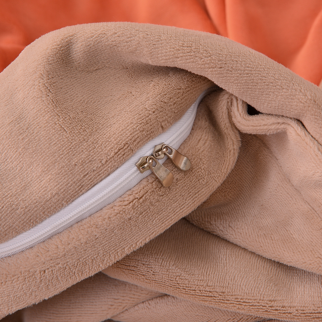 91家纺网 家纺一手货源 找家纺 湘雪家居  2025新款高克重纯色刺绣拼角床单床笠床盖款四件套 橙橘色