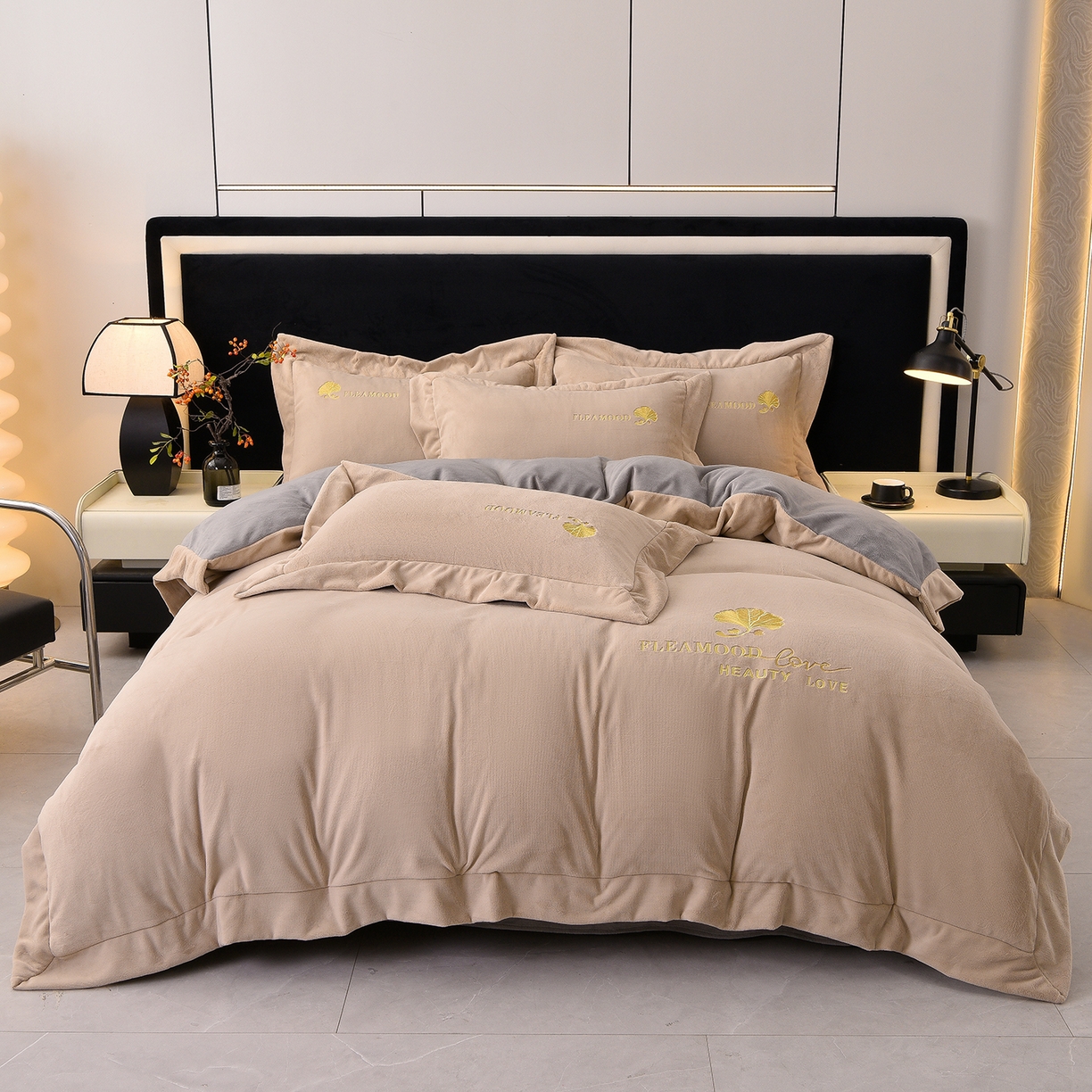 91家纺网 家纺一手货源 找家纺 湘雪家居  2025新款高克重纯色刺绣拼角床单床笠床盖款四件套 卡琪色