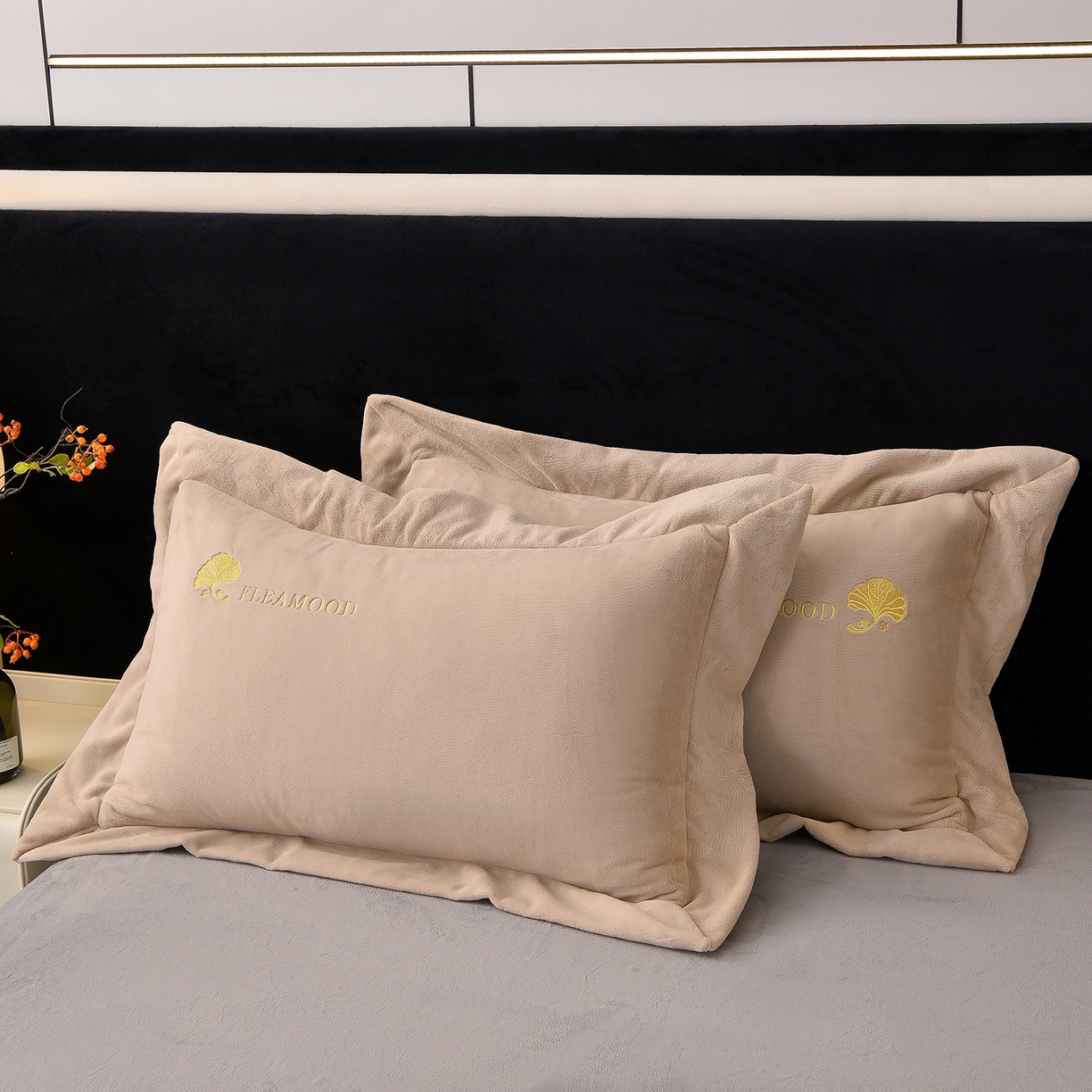 91家纺网 家纺一手货源 找家纺 湘雪家居  2025新款高克重纯色刺绣拼角床单床笠床盖款四件套 卡琪色