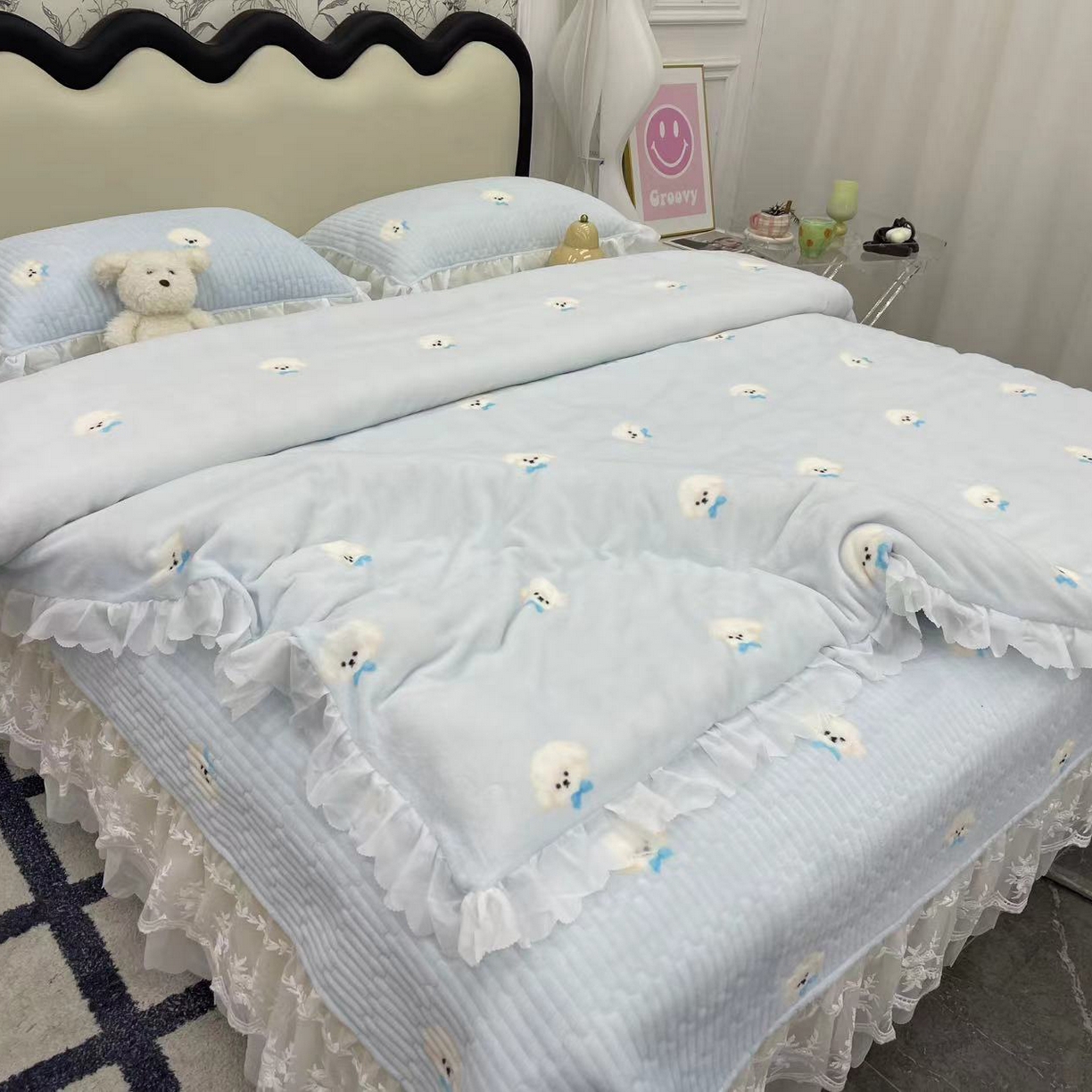 91家纺网 家纺一手货源 找家纺 禧瑞谷 2025新款冬季牛奶绒双层蕾丝花边床盖三件套床盖四件套 蓝底小狗