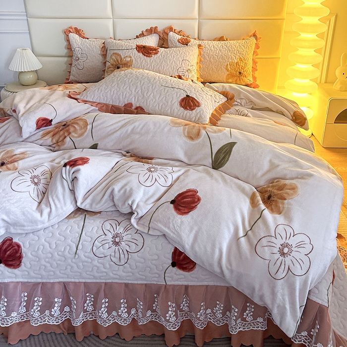 91家纺网 家纺一手货源 找家纺 梦柏家纺 2025新款牛奶绒夹棉床盖四件套 花团锦簇