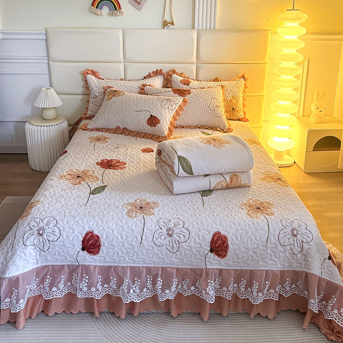 91家纺网 家纺一手货源 找家纺 梦柏家纺 2025新款牛奶绒夹棉床盖四件套 花团锦簇