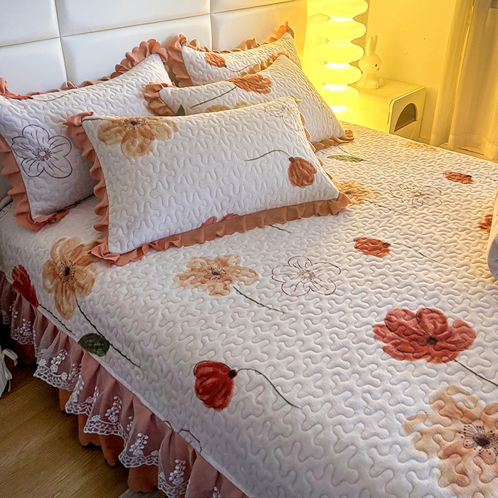 91家纺网 家纺一手货源 找家纺 梦柏家纺 2025新款牛奶绒夹棉床盖四件套 花团锦簇