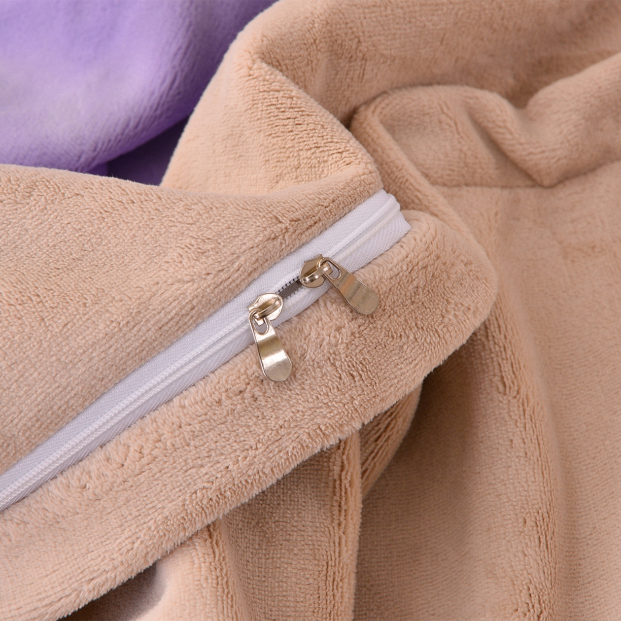 91家纺网 家纺一手货源 找家纺 湘雪家居  2025新款高克重纯色刺绣拼角床单床笠床盖款四件套 熏韵紫