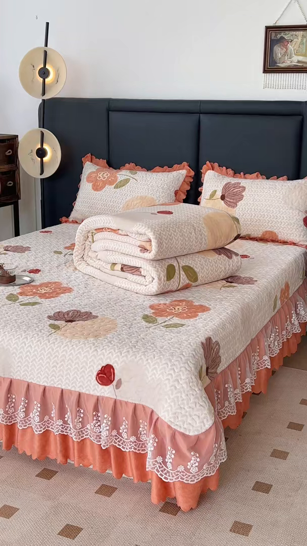 91家纺网 家纺一手货源 找家纺 梦柏家纺 2025新款牛奶绒夹棉床盖四件套 花团锦簇