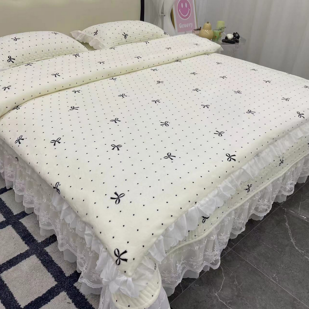 91家纺网 家纺一手货源 找家纺 禧瑞谷 2025新款冬季牛奶绒双层蕾丝花边床盖三件套床盖四件套 点点蝴蝶结