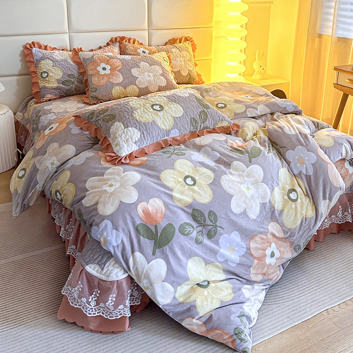 91家纺网 家纺一手货源 找家纺 梦柏家纺 2025新款牛奶绒夹棉床盖四件套 花语